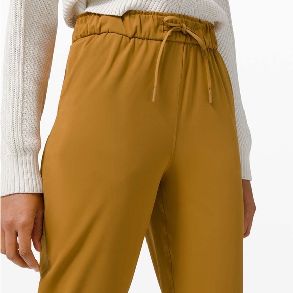 Lululemon Gold Joggers size 8 - Picture 1 of 6